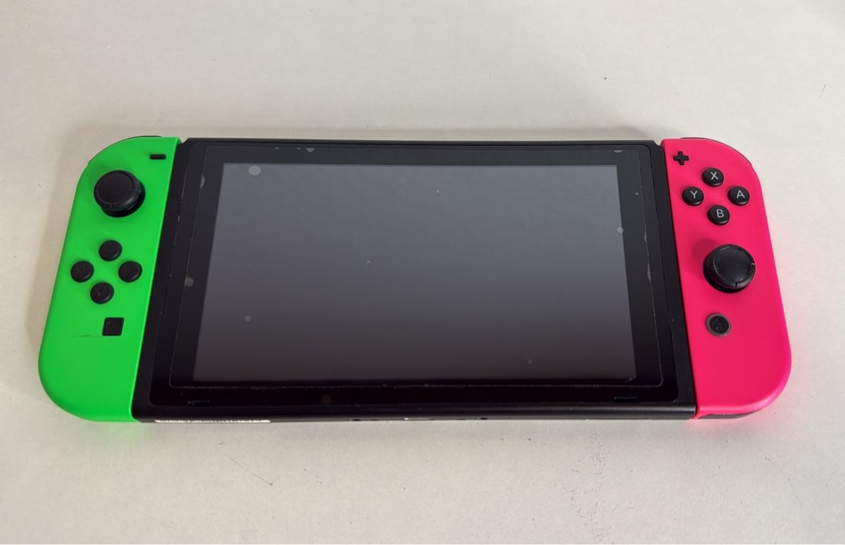Nintendo Konsolen: Nintendo Switch Console with Accessories 🎮 – Gebraucht aus Ehrendingen von bubulence 1