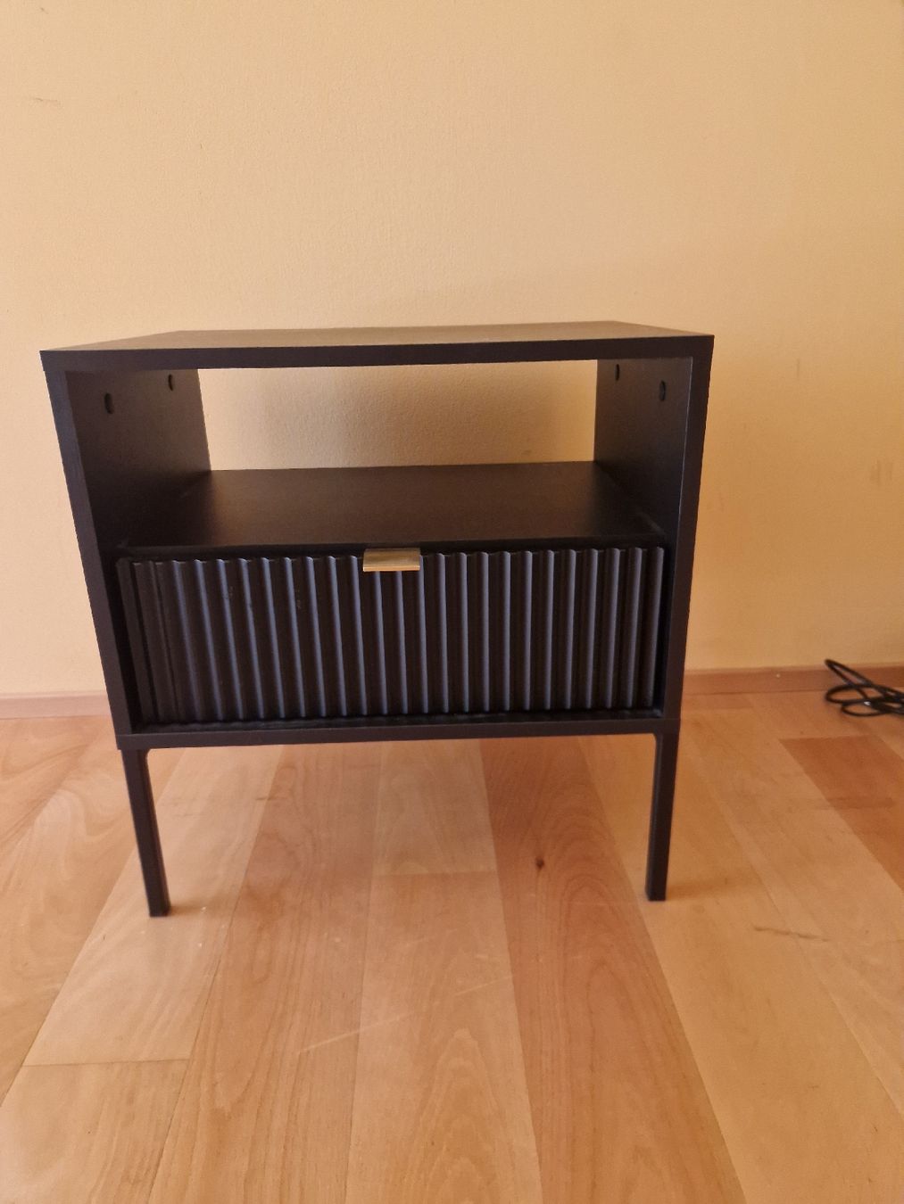 Tables de nuit: Nachttisch  – D'occasion à Winterthur par mau_cn72