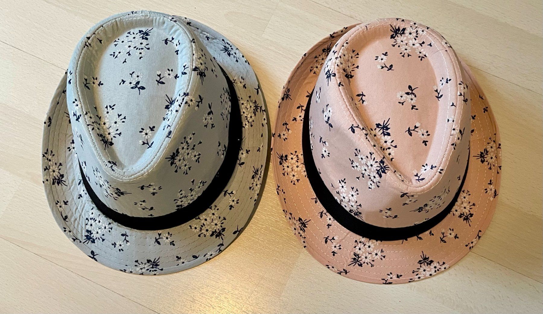 Hüte, Mützen & Caps: 2 schöne Hüte in Gr. M – Neu und originalverpackt aus Schindellegi von Moom1402 1