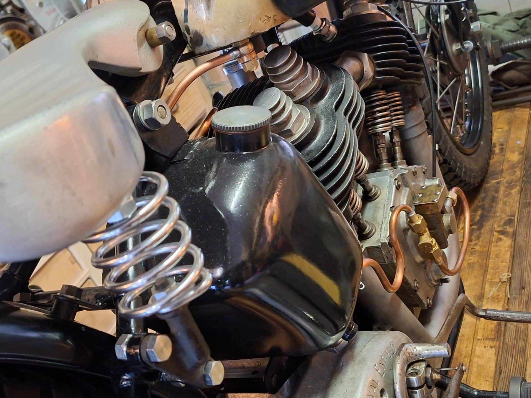 Royal Enfield Strada: Royal Enfield Model G180 1000cc V Twin – Usato da Haslen GL venduto da elrockero 4