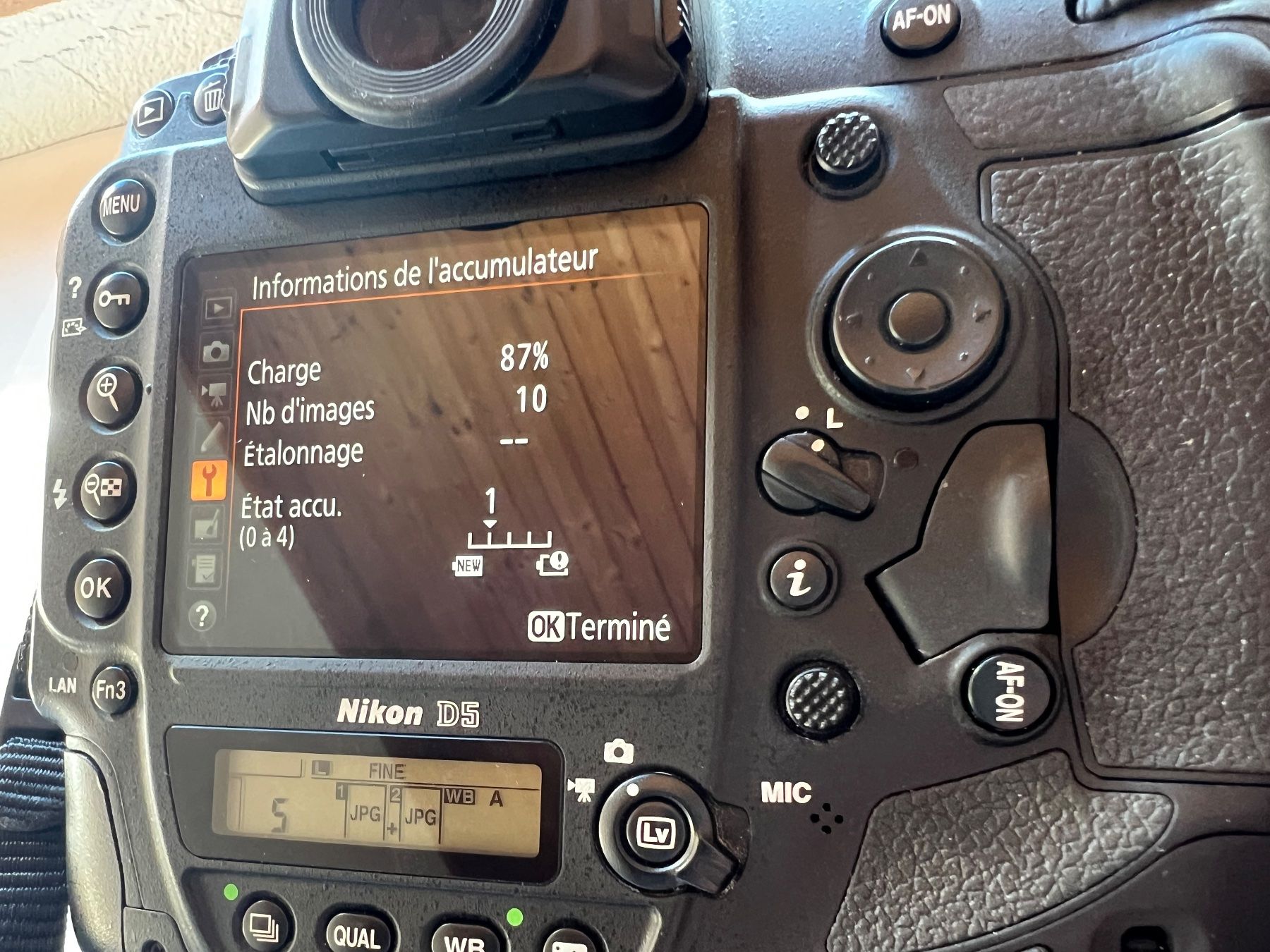 Nikon Fotocamera: Nikon D5    82096 clic. + accessoires – Usato da Epagny venduto da gen_9jk6 6
