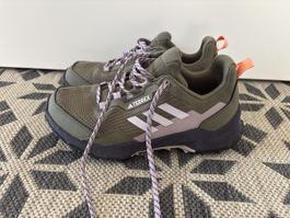 Adidas Terrex Wanderschuhe oliv grün neuwertiger Zustand