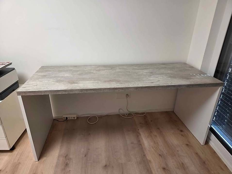 Conforama Scrivanie: Schreibtisch 180 × 68 cm – Usato da Bellmund venduto da Nimu03