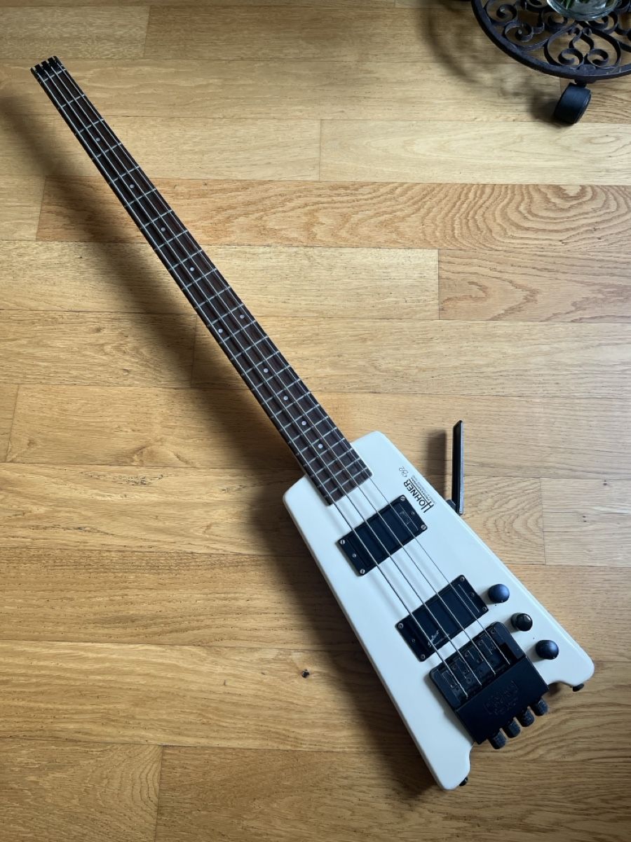 Hohner Strumenti musicali: Hohner B2 Bass, Weiss, Steinberg headless – Usato da Reinach BL venduto da katman