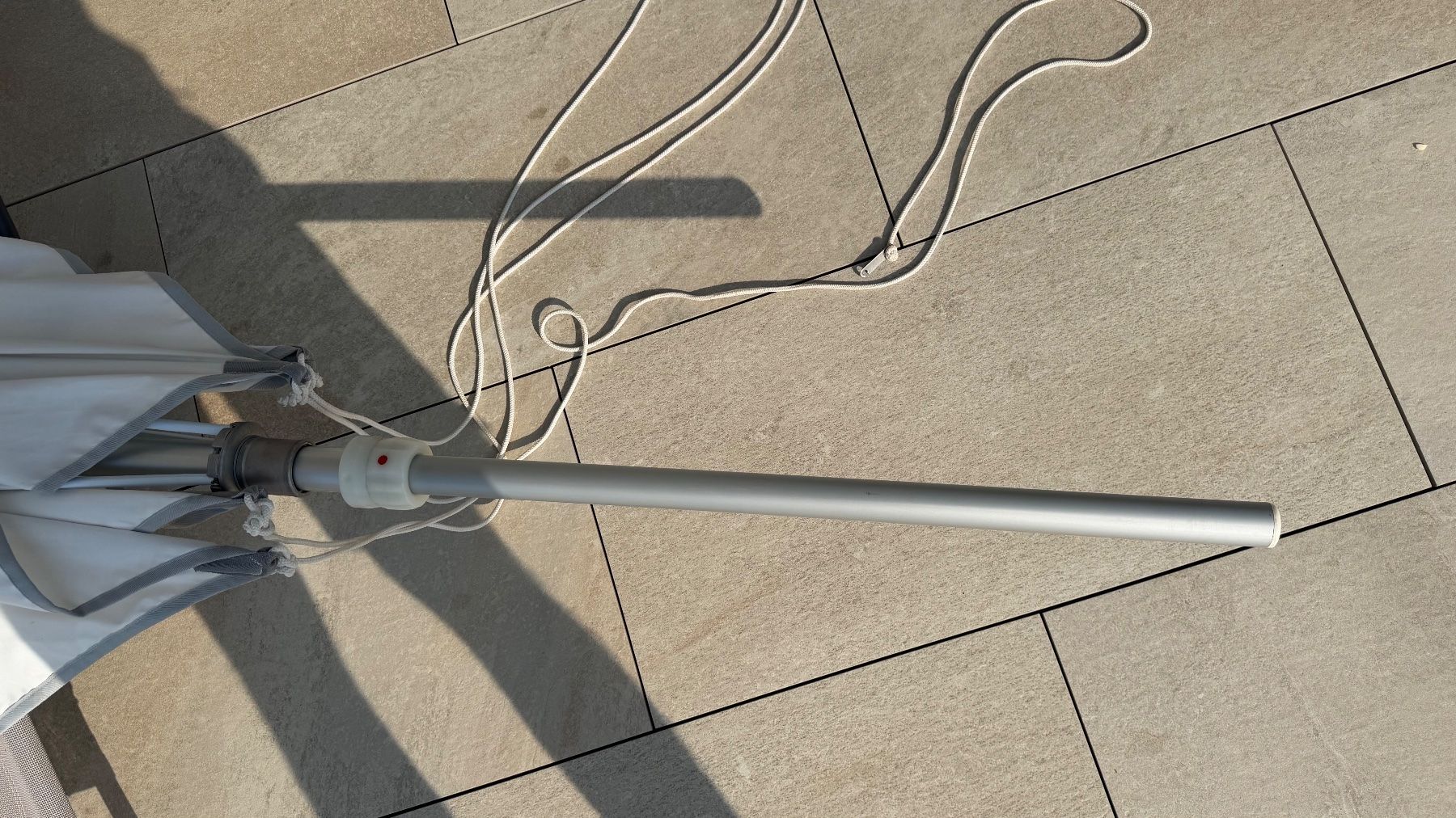 Ombrelloni: Sonnenschirm für ein Boot mit befestigungs Seile – Usato da Dagmersellen venduto da Sloth24 7