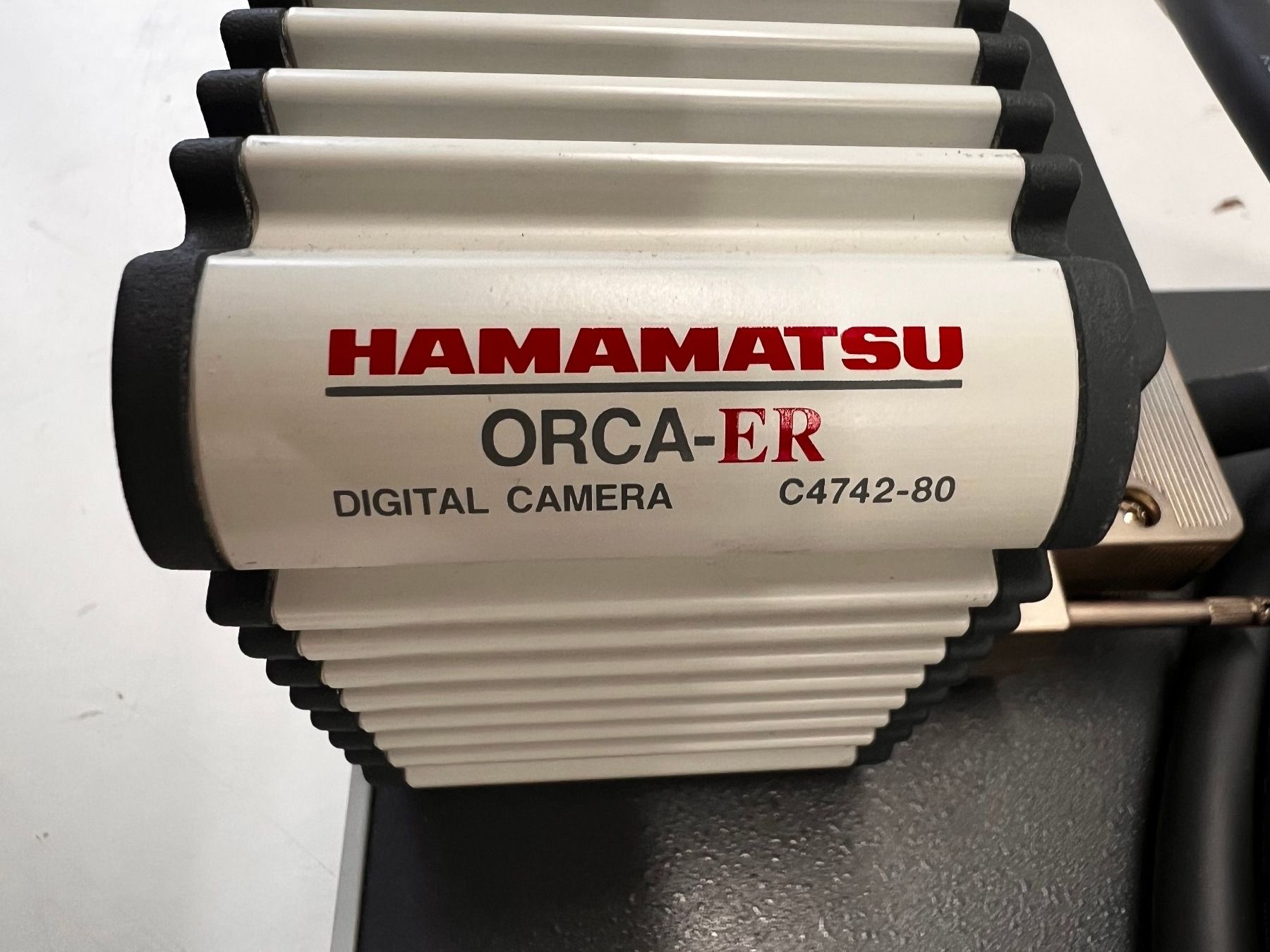 Accessori da laboratorio: Hamamatsu ORCA-ER Kamerakontroller & High Resolution Kamera – Usato da Niederdorf venduto da LeptonAG_Labor 5