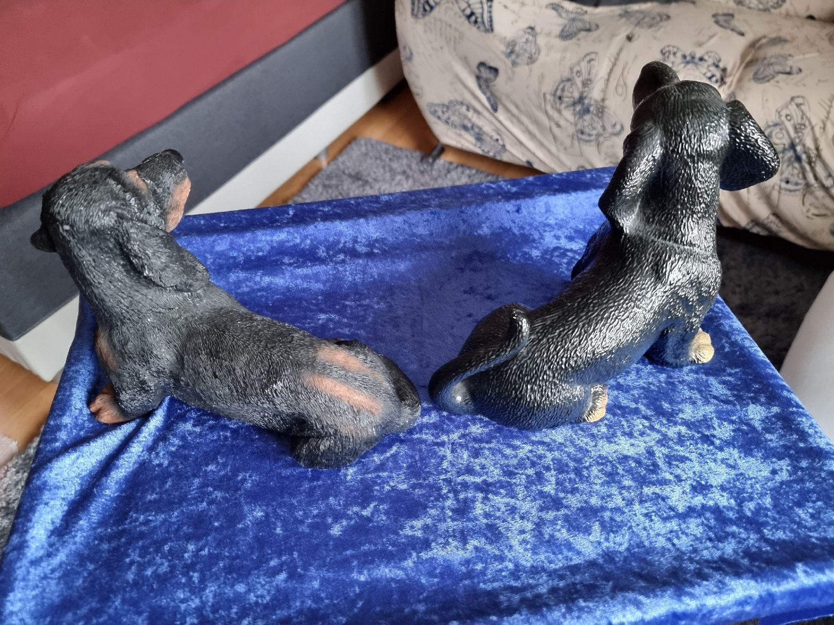 Statuette: Porzelan Hund – Usato da Helgisried venduto da zuegli.24 2