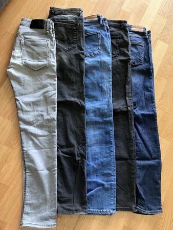 Super Paket: 5 Paar Jeans Esprit ua Gr. 28/32