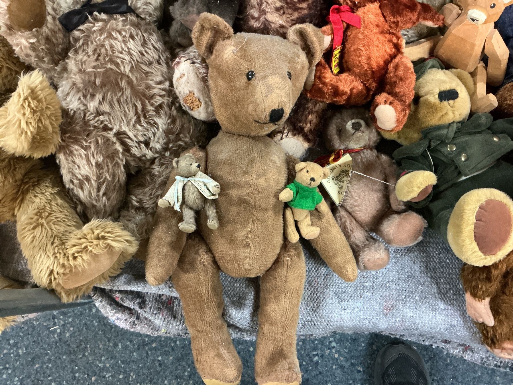 Jouets: Grosse Bärenfamilie & ein Affe – D'occasion à Bern par vielerart 5