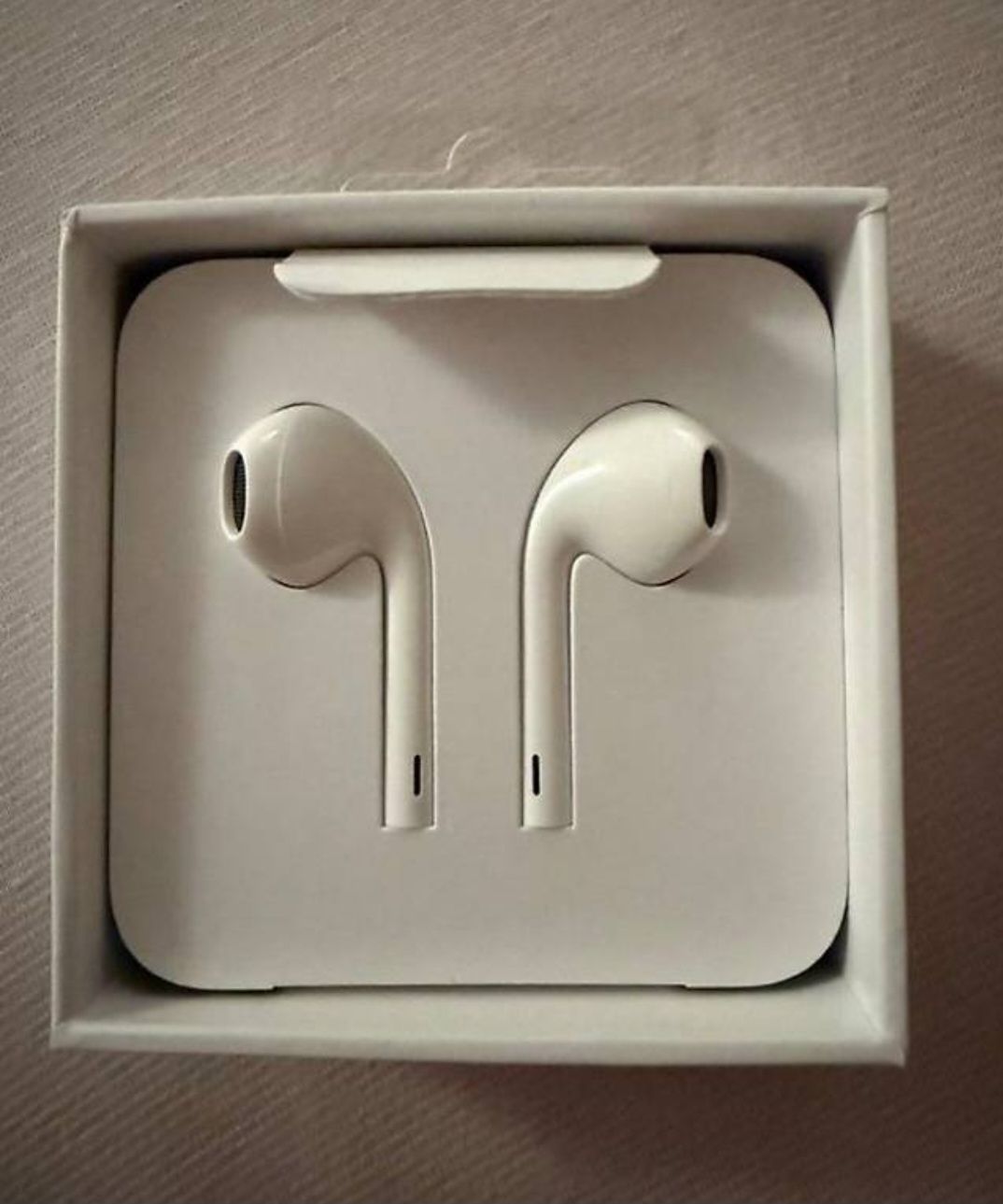 Apple Kopfhörer: Apple EarPods with 3.5 mm Headphone plug – Neu und originalverpackt aus Bellinzona von cum_n86m 2