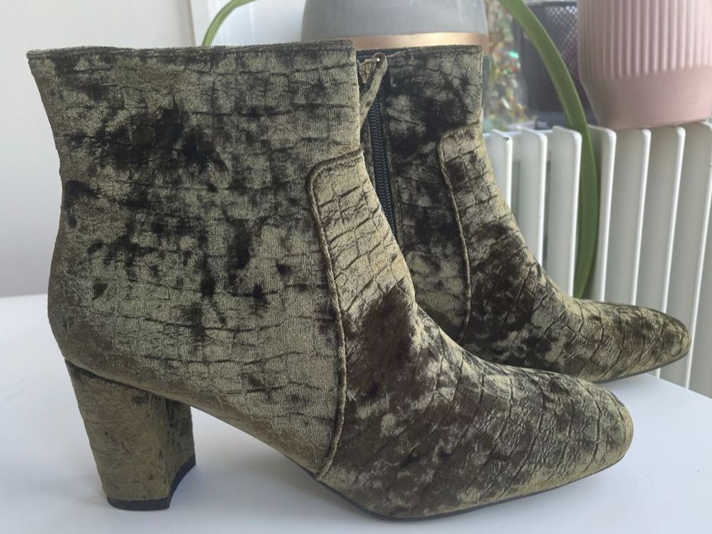 Scarpe da donna: Bottines vert kaki , taille:41, neuves – Nuovo e nell'imballaggio originale da Carouge GE venduto da ynj_8ndx 1