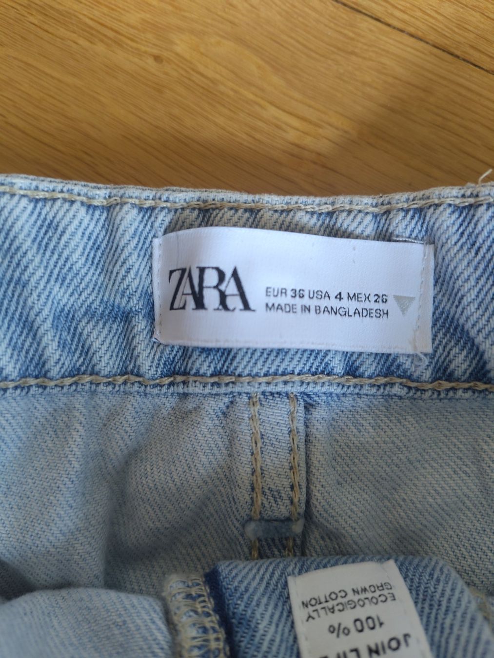 Zara Pantaloni: Jeansshorts – Usato da Bern venduto da Linii 2