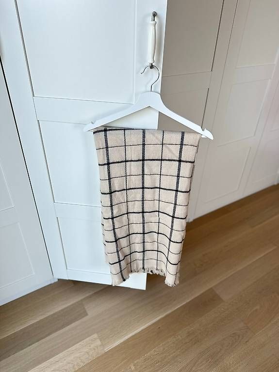 Foulard & Sciarpe: Zara Schal 4 – Usato da St. Gallen venduto da Sabrinaaa 1