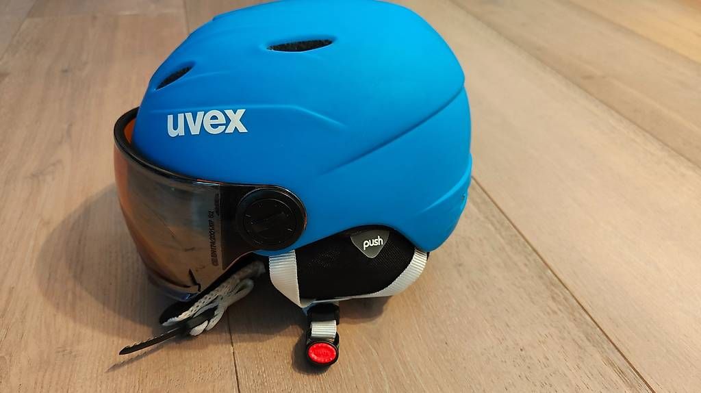 Caschi: Skihelm UVEX mit Visier – Usato da Unterägeri venduto da sile1212