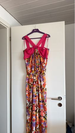 Sommerliches Maxikleid mit Blumenmuster, Grösse 36-38