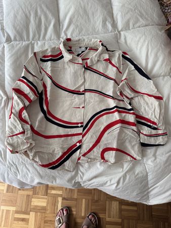 Chemise Tommy Hilfiger rayée rouge, blanc, noir, été ☀️