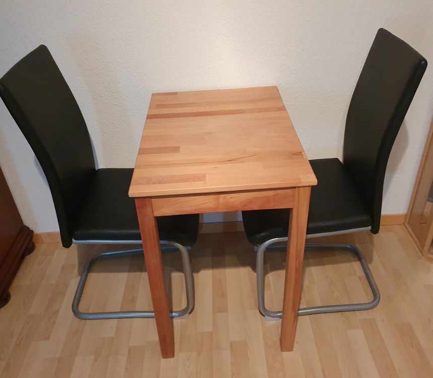 Schne Kleine Tisch Mit Sthle Fotos