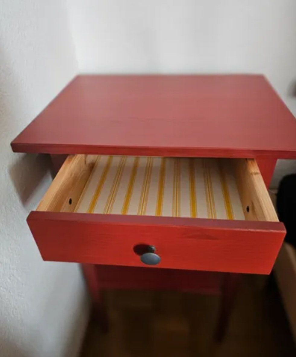 Ikea Tables de nuit: Table de chevet Ikea HEMNES – D'occasion à Versoix par Leana8 1