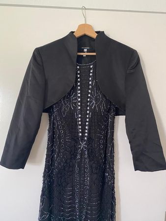 Schwarzes Abendkleid - nur einmal getragen.