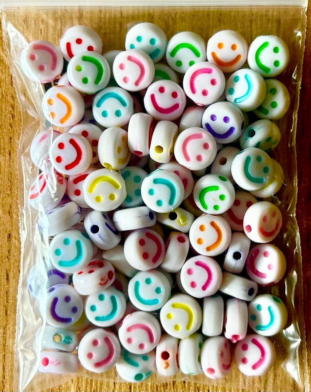 Perle (finte): Bastelperlen Smiley Emoji bunt, 100 Stück – Nuovo e nell'imballaggio originale da Geneve venduto da vane267 1