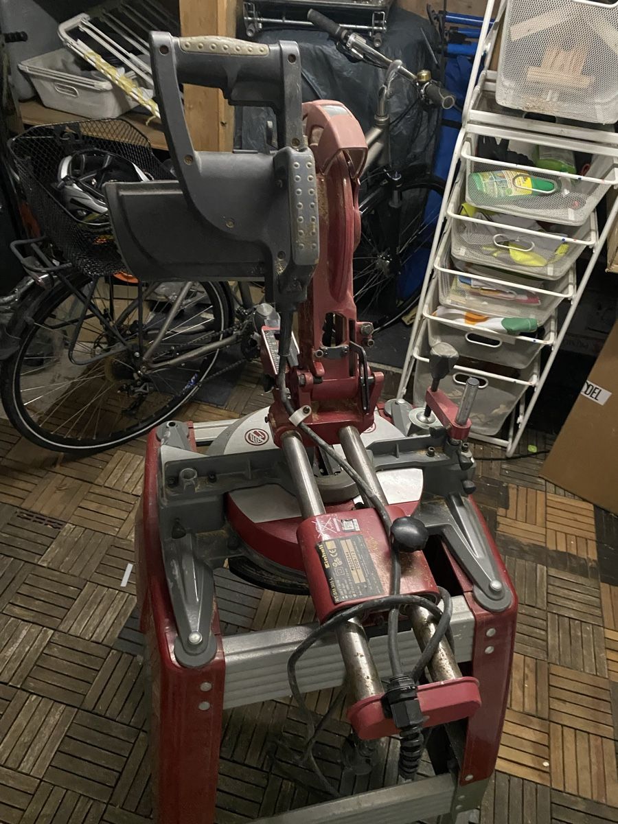Einhell Tutte le macchine: Kappsäge Einhell RT-SM 305 L mit Untergestell gebraucht – Usato da Frauenfeld venduto da .BOO. 5