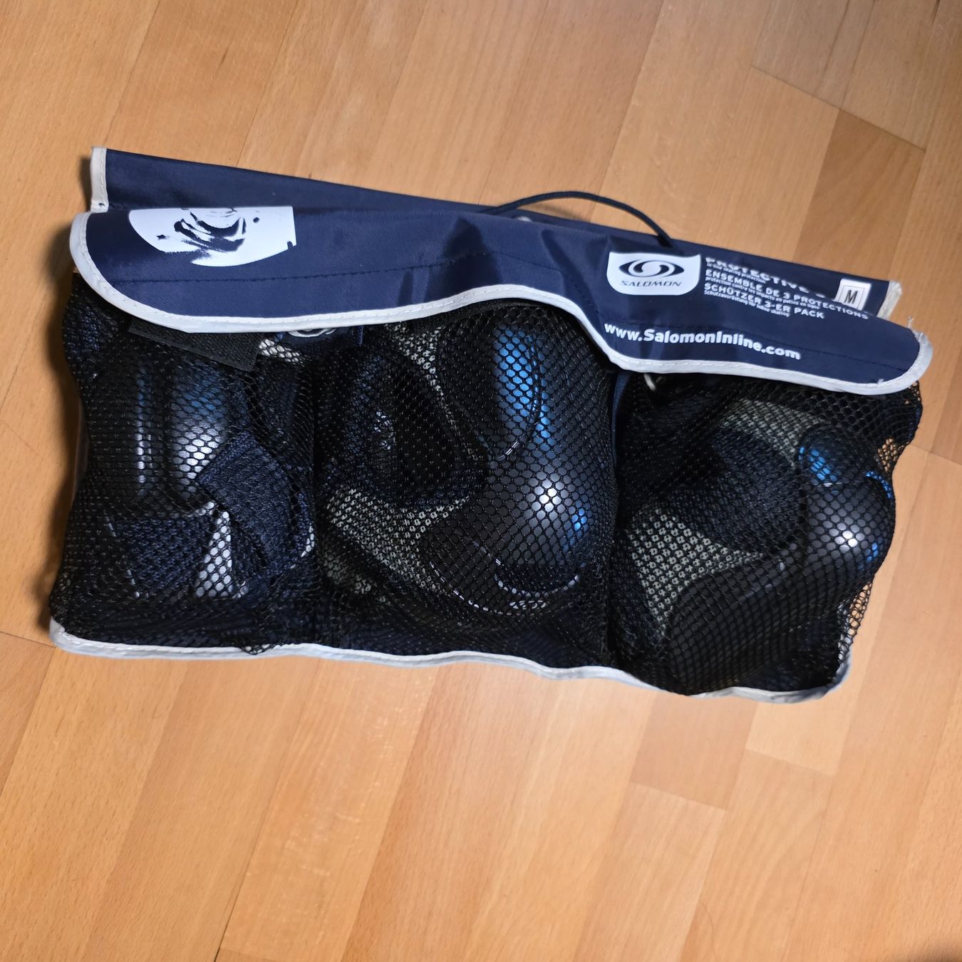 Salomon Protezioni & Imbottiture: Salomon Protektoren Set M Inline Skate Knie Ellbogen – Usato da Wald ZH venduto da CapLux