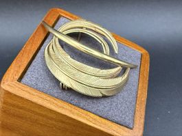 Vintage-Brosche mit Blattmuster