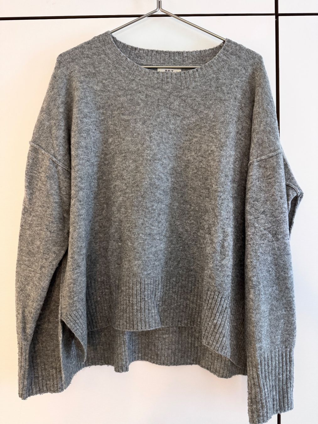 Maglioni & Felpe: Grauer Oversized Pullover von Set Grösse S / oversized – Usato da Bertschikon Gossau venduto da chanty_7