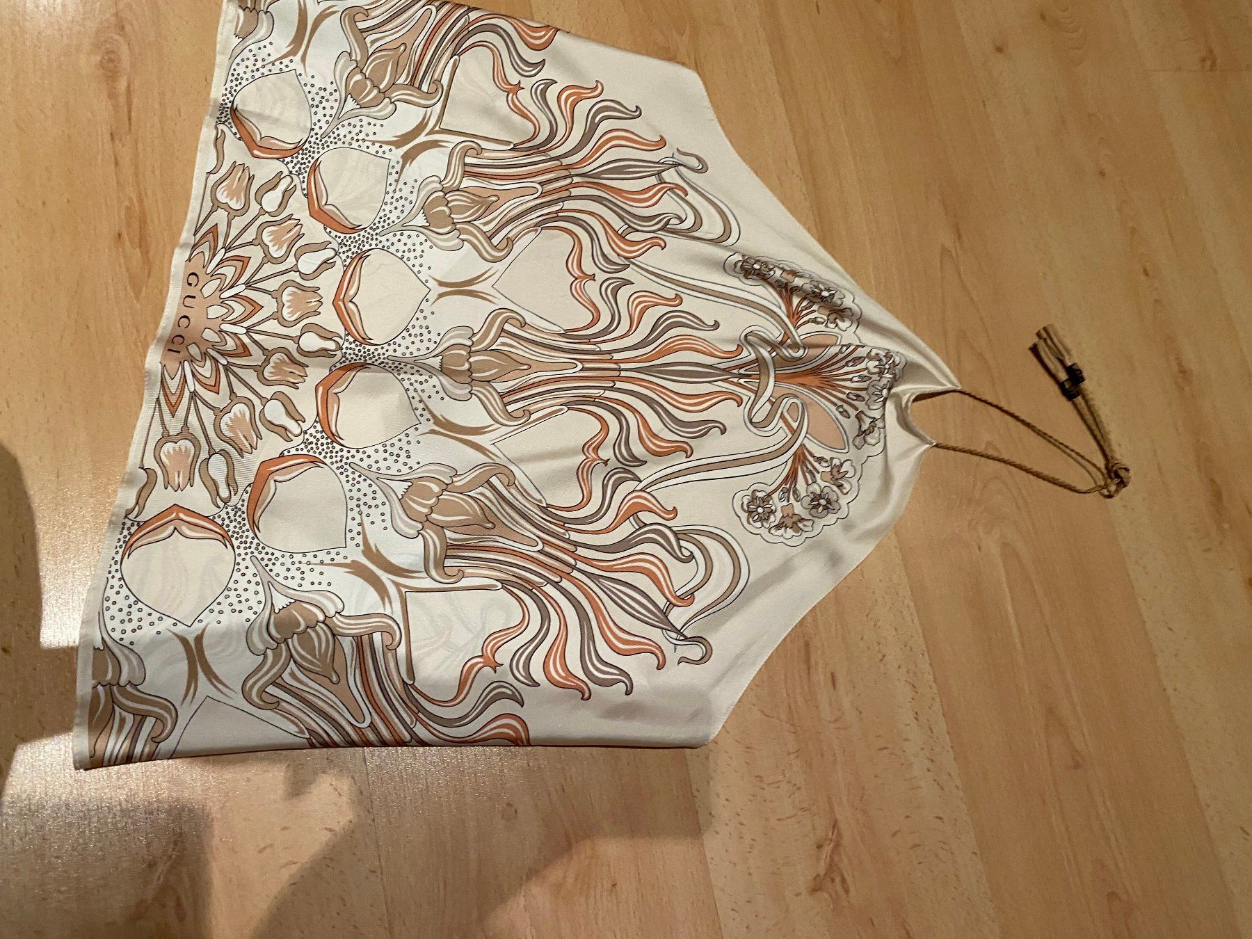 Gucci Top: Gucci Top – Usato da Vaduz venduto da RapunzelLissi