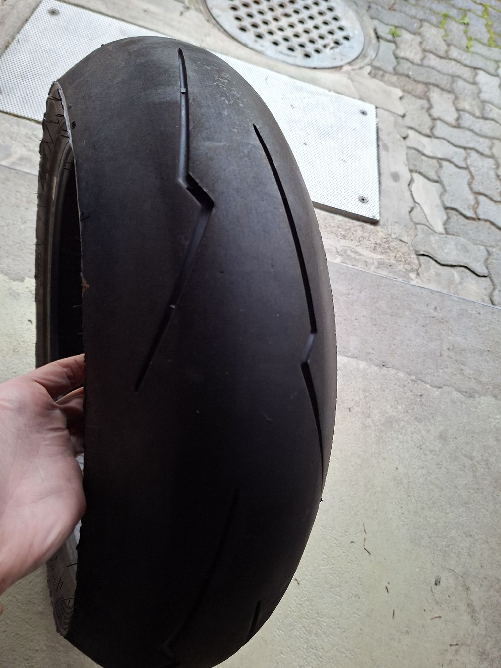 Pneus & Kompletträder: Pneu Pirelli diablo Rosso  – Gebraucht aus Zürich von val_x2zn 1