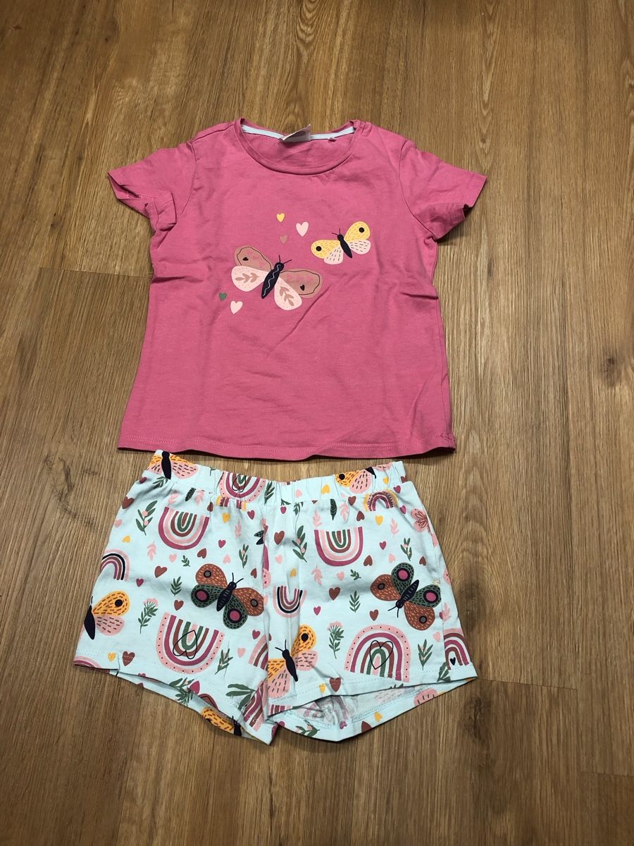 Pyjamas & Ähnliches: Kurzarm Pyjamas Gr.98/104 – Gebraucht aus Weggis von bac_qf5c 1