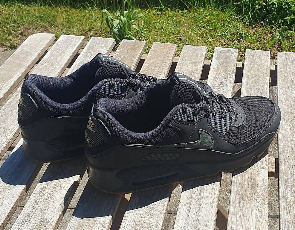 Nike Scarpe da uomo: Nike Air Max 90 schwarz, Grösse 42 – Usato da Udligenswil venduto da sha_8tx2