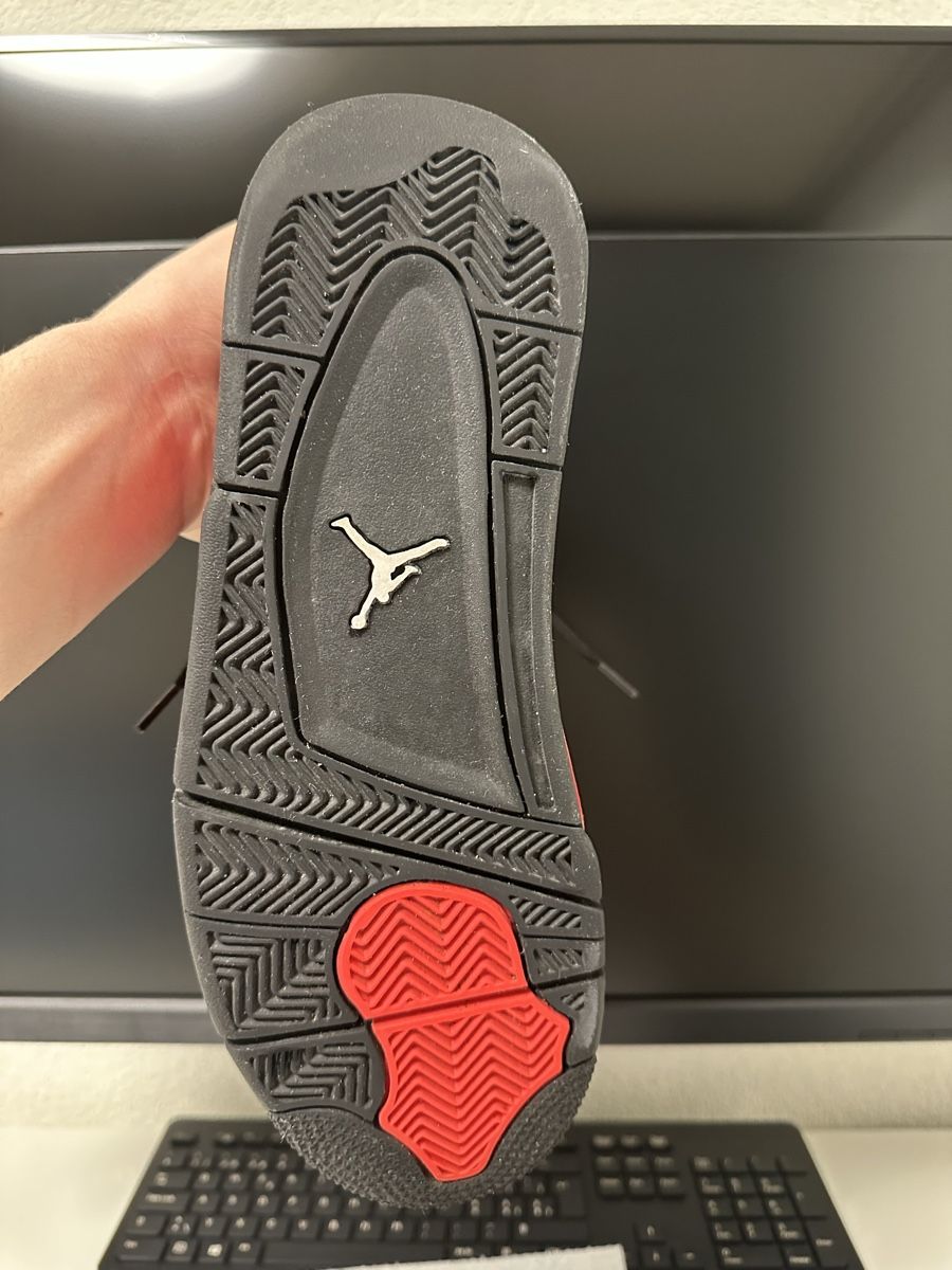 Jordan Herrenschuhe: Jordan 4 Retro Red Thunder (Schwarz/Rot) – Gebraucht aus Zürich von Ale-061106 6