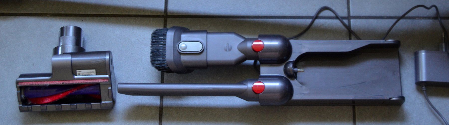 Dyson Aspirapolveri & Accessori: Dyson V12 detect slim absolute Staubsauger / aspirateur – Usato da Collonges venduto da arashee 2