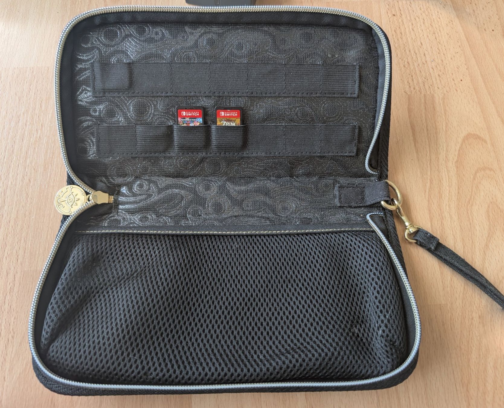 Nintendo Konsolen: Nintendo Switch + 2 jeux + Pro Controller + Housse – Gebraucht aus La Chaux-de-Fonds von inf_7fsj 9