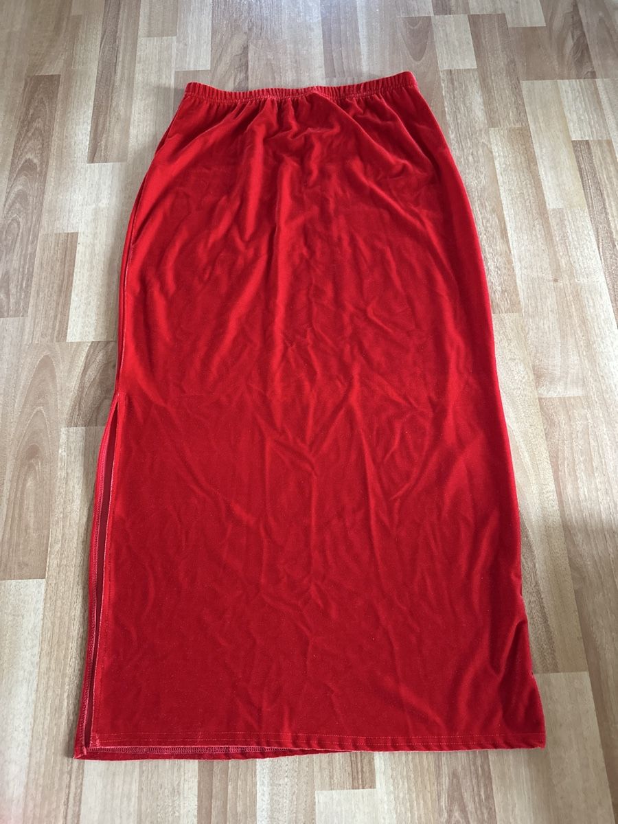 Gonne: Roter Samt-Stretch-Rock La Sirène einf. Bundweite 37cm – Usato da St. Gallen venduto da mai_2lcj 1