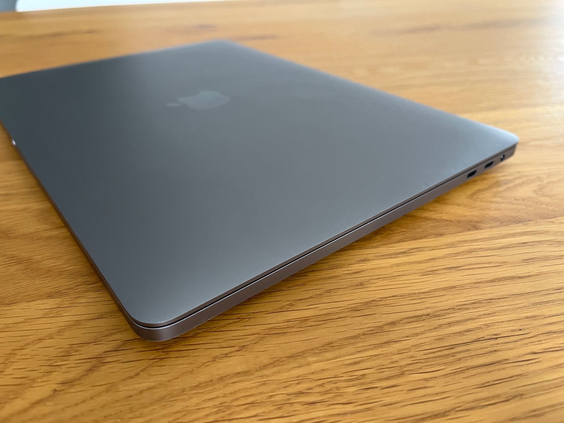 Apple Notebook: MacBook Pro mit Touch-Bar 13-inch, 2017, – Usato da Appenzell venduto da Anchara 4