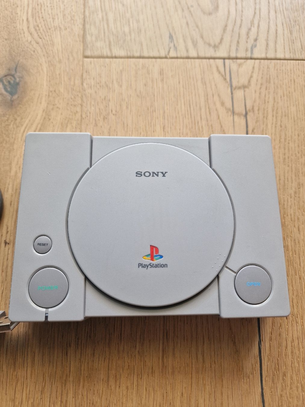 Sony Consoles: Sony PlayStation Classic mini Konsole mit OVP und Controller – D'occasion à Fahrwangen par luk_bhw7 9
