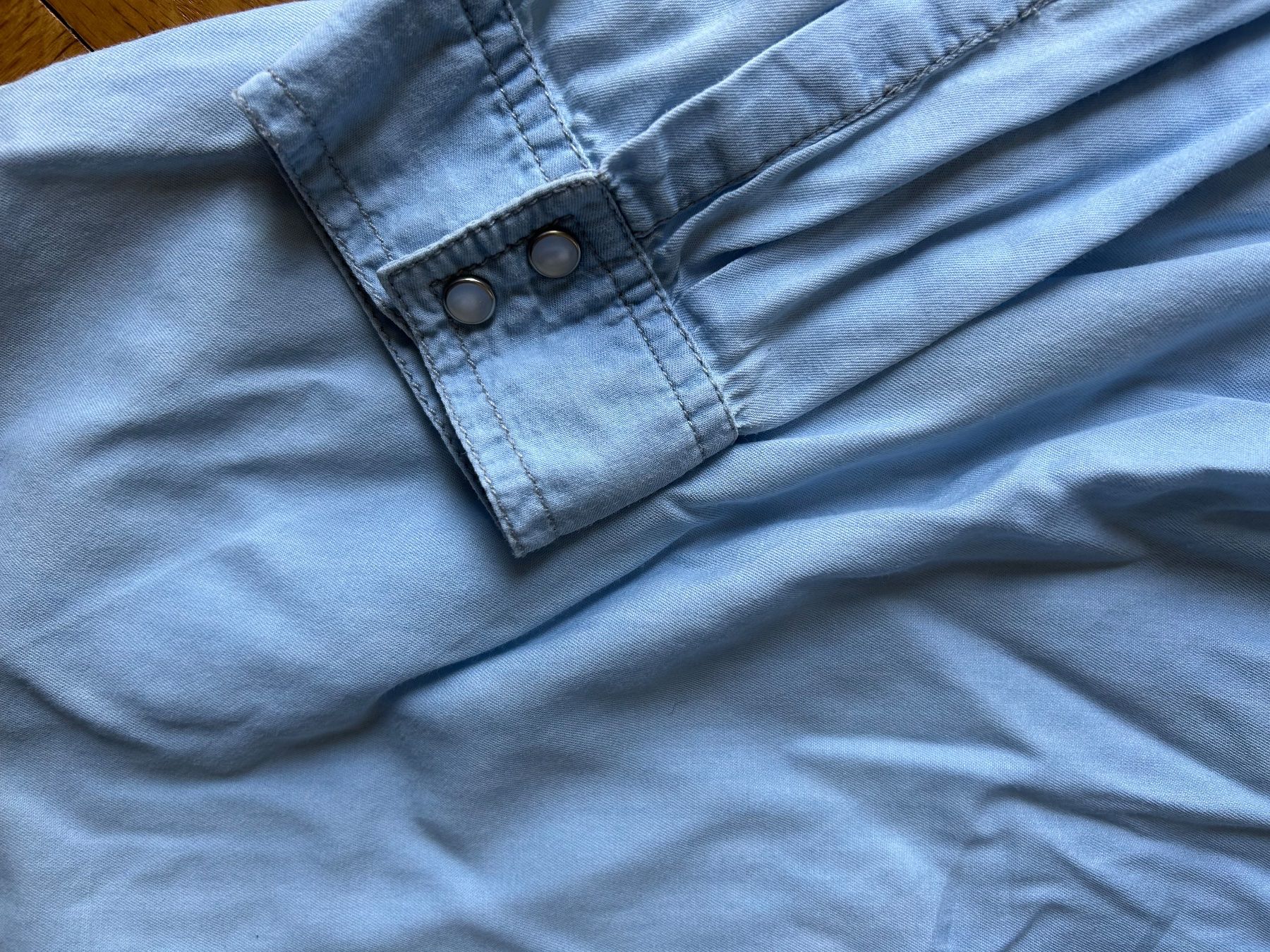 Camicette: Maternity Jeansbluse von A Pea in the Pod – Usato da Zürich venduto da lau_zb7c 4