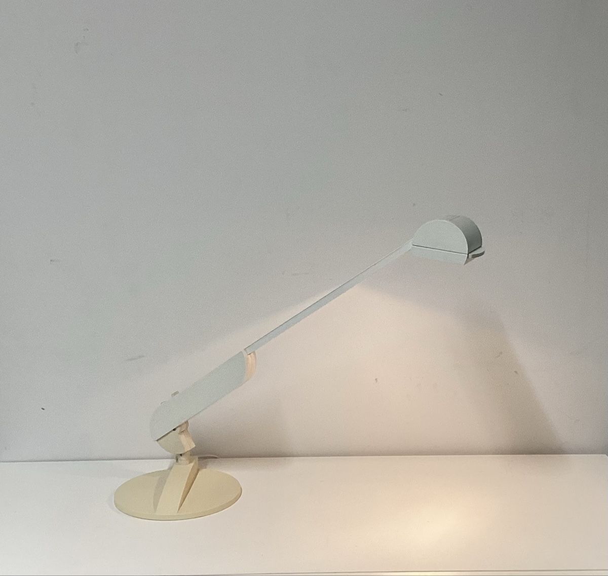 Philips Lampen: Postmoderne Tischleuchte Philips; 80 er Jahre – Gebraucht aus Burgdorf von swintila