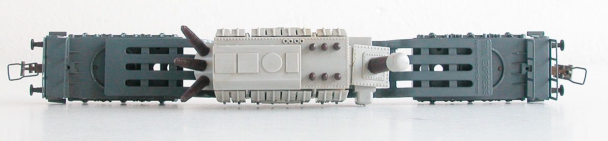 Trix Modellini di ferrovie: Trix Tiefladewagen der DB Spur H0 – Usato da Oberwil BL venduto da Klang 4
