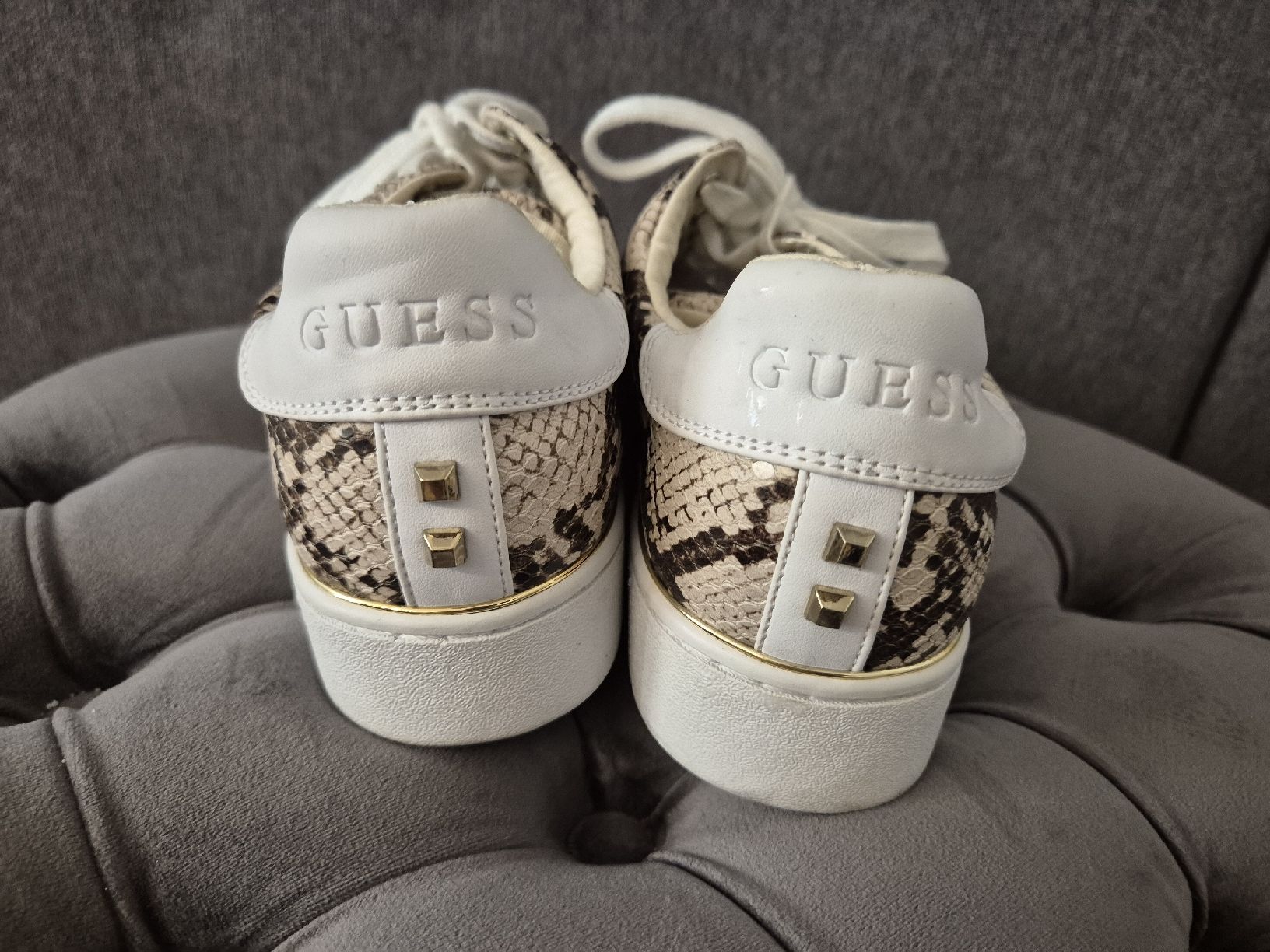 Guess Scarpe da donna: Guess Sneaker im Schlangen-Look, Grösse 40  – Usato da Zofingen venduto da kar_9jfg 3
