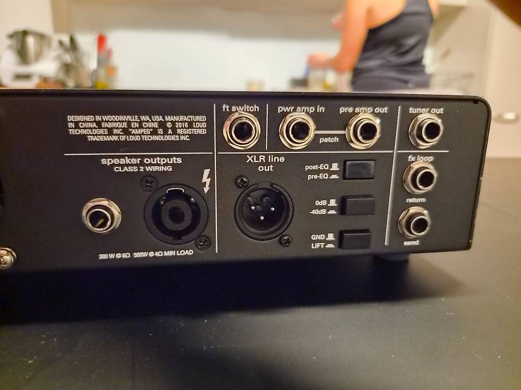 Amplificatori: Ampeg Bass Verstärker – Usato da Zürich venduto da silvanstamm 1