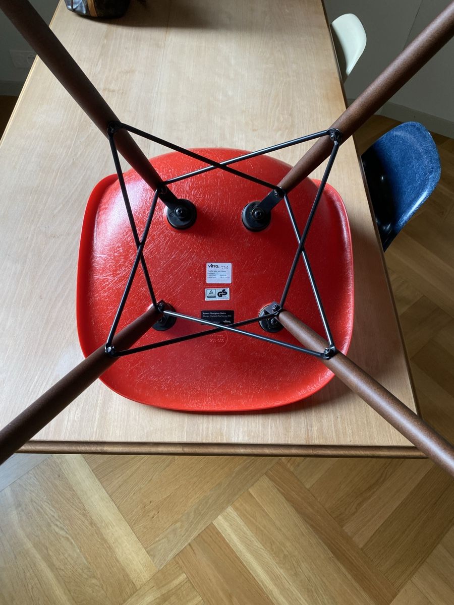 Vitra Sedie: Eames Fiberglass classic red – Usato da Zürich venduto da Oso_17 3