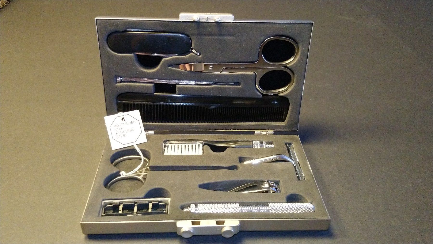 Trousses de maquillage: Spezielles Reise Nessesaire – Neuf (Voir description) à Kreuzlingen par 123peter
