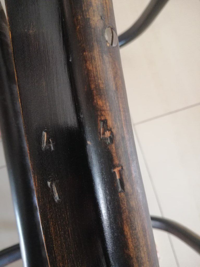 Thonet Poltrone: Thonet Schaukelstuhl – Usato da Uster venduto da walderk 8