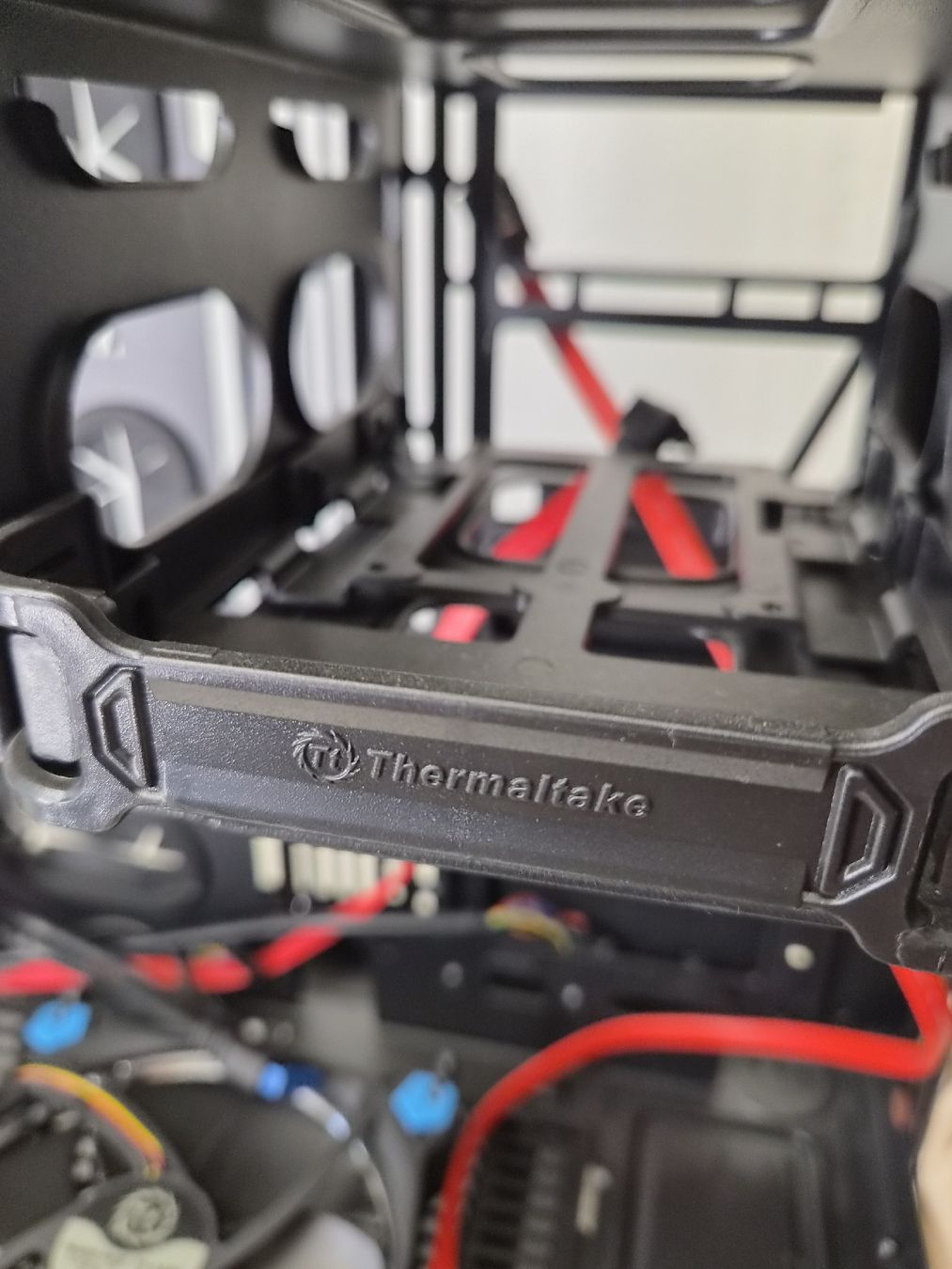 Thermaltake Custodie: Thermaltake PC Gehäuse unvollständig – Usato da SCHAFFHAUSEN venduto da Atami99 7