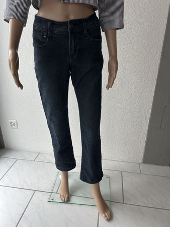 Lee Women's Jeans, Size 27/ 4 petite, Dark Blue Denim