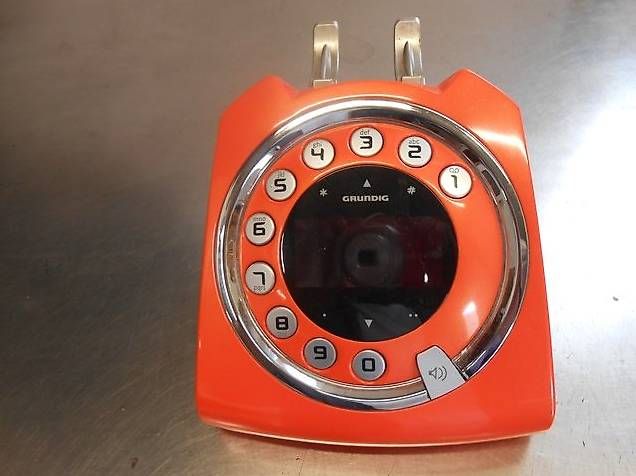 Grundig Telefoni: Grundig Retro Telefon  Funktelefon "orange" – Usato da Au ZH venduto da silverlite 4
