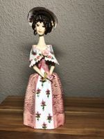 Porzellanfigur elegante Dame, ca. 25 cm